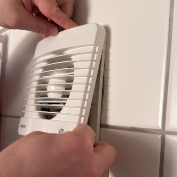 Slik fjerner du ventilasjonsdekselet riktig