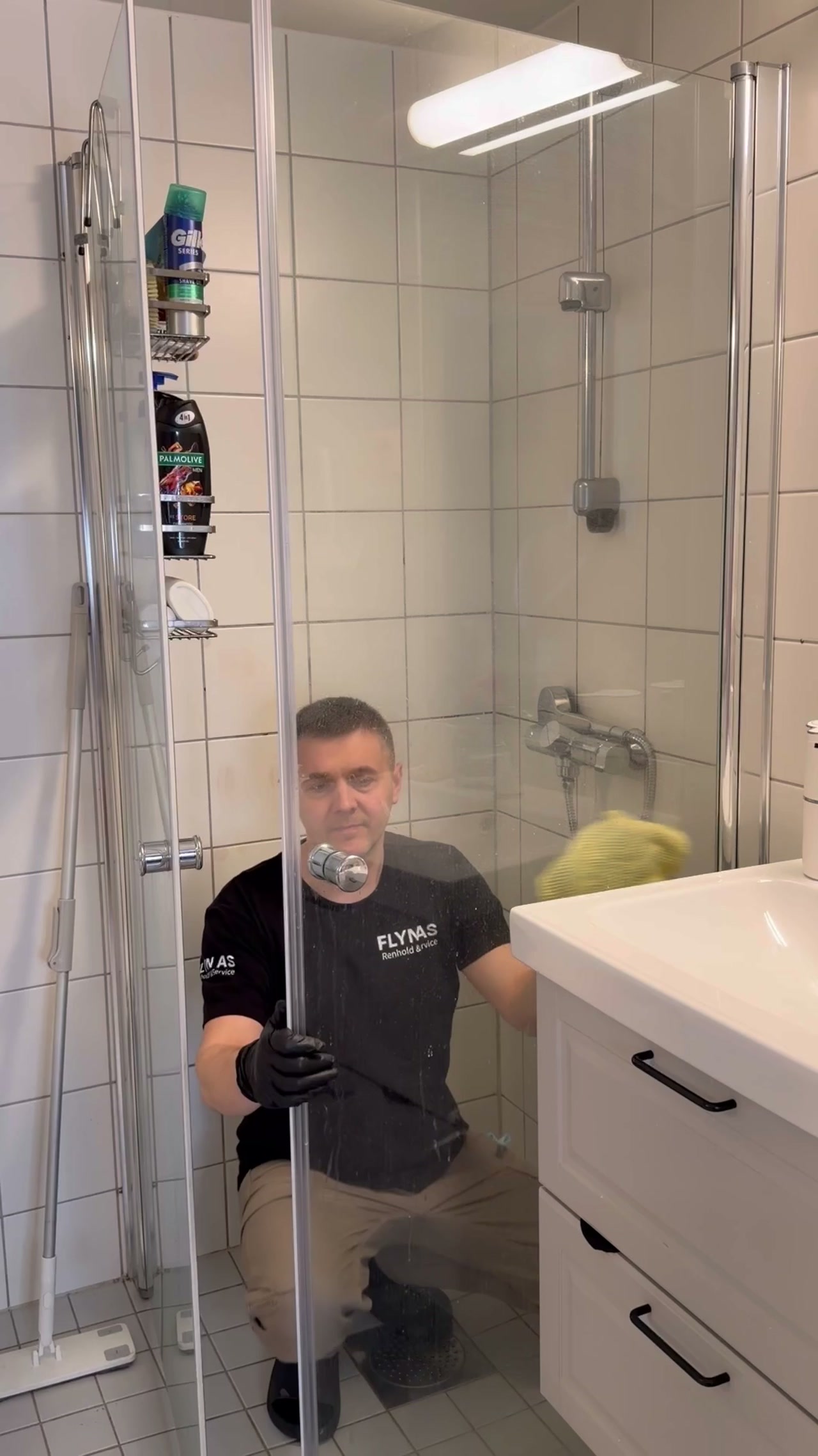 Grundig rengjøring av bad